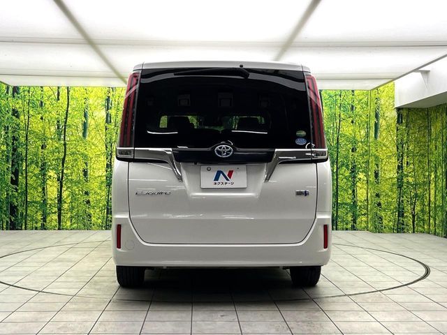 TOYOTA ESQUIRE HYBRID 2017