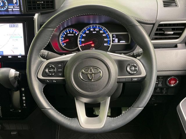 TOYOTA ROOMY 2021