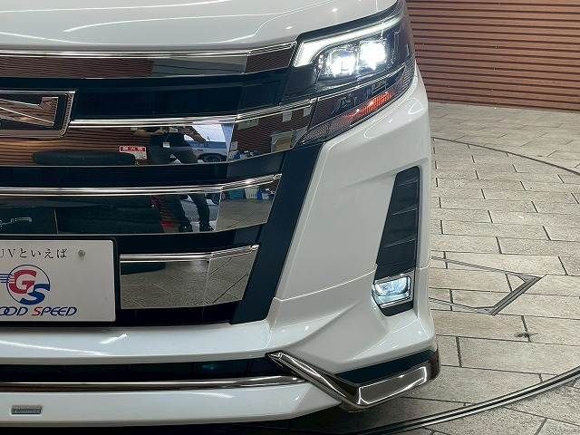 TOYOTA NOAH 2018