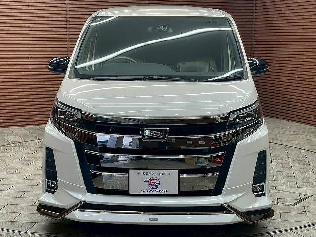 TOYOTA NOAH 2018