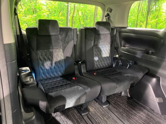 TOYOTA VELLFIRE  HYBRID 4WD 2019