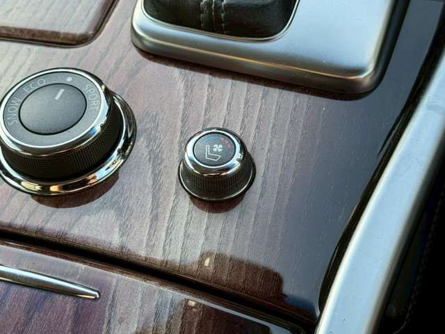 NISSAN FUGA HYBRID 2011