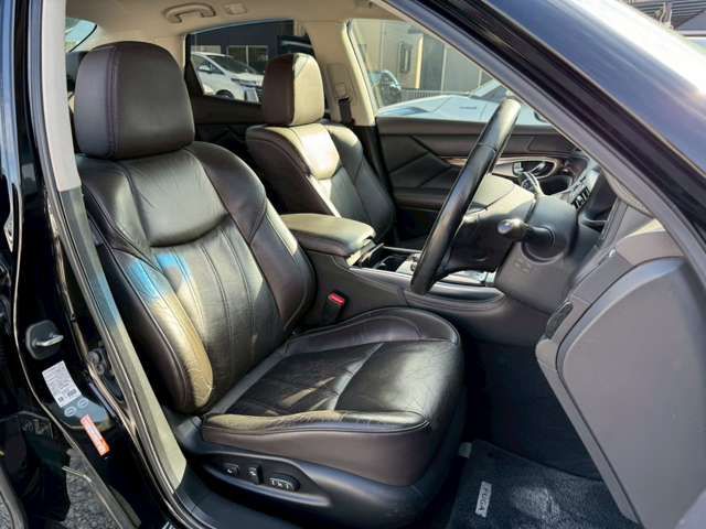 NISSAN FUGA HYBRID 2011