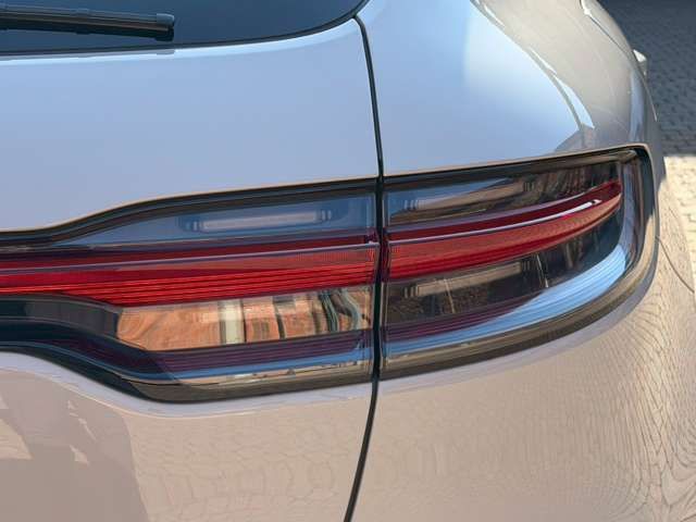 PORSCHE PORSCHE Macan 2022