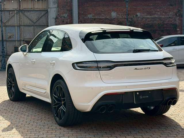 PORSCHE PORSCHE Macan 2023
