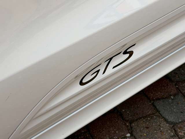 PORSCHE PORSCHE Macan 2023