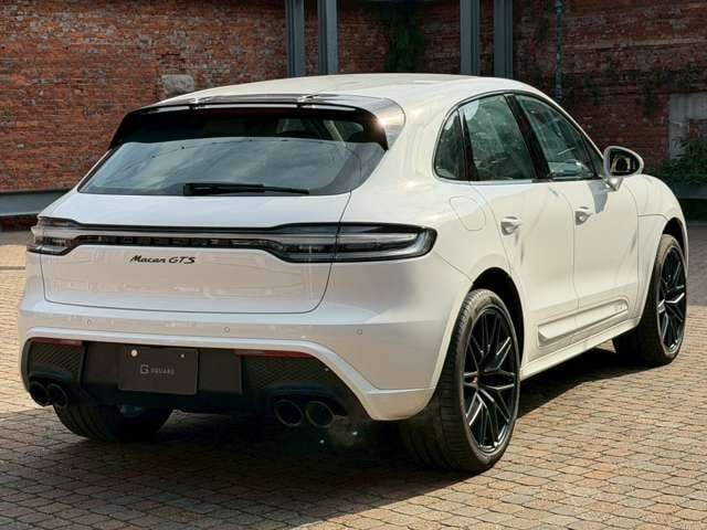 PORSCHE PORSCHE Macan 2023