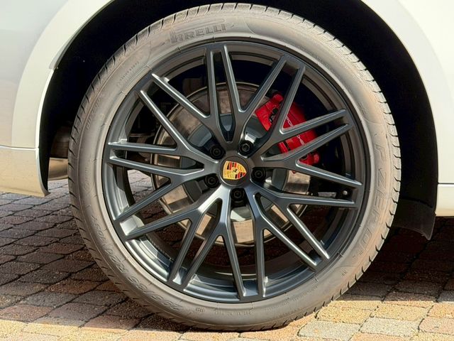 PORSCHE PORSCHE Macan 2023