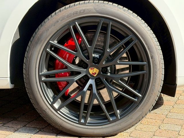 PORSCHE PORSCHE Macan 2023