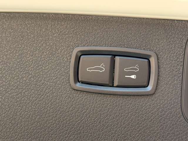 PORSCHE PORSCHE Macan 2023