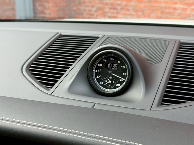 PORSCHE PORSCHE Macan 2023