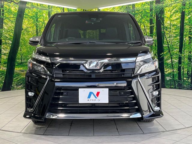 TOYOTA VOXY 2019