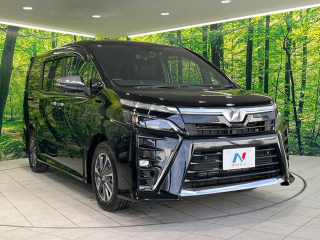 TOYOTA VOXY 2019