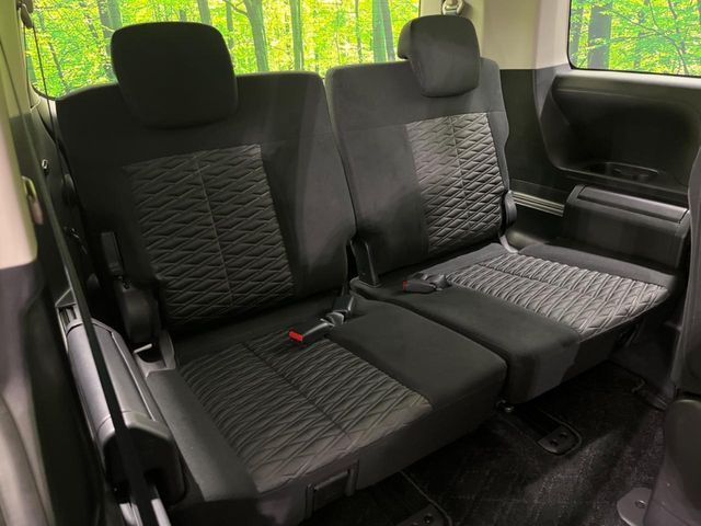 MITSUBISHI DELICA D:5 4WD 2023