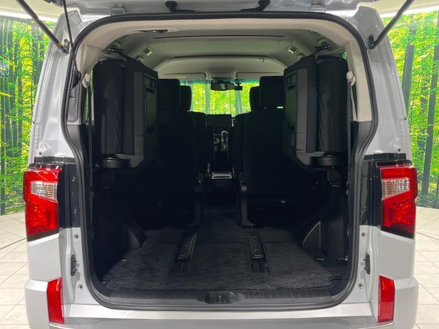 MITSUBISHI DELICA D:5 4WD 2023