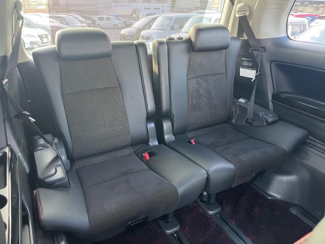 TOYOTA VELLFIRE 2013