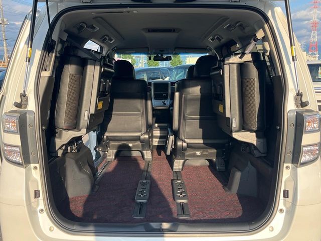 TOYOTA VELLFIRE 2013