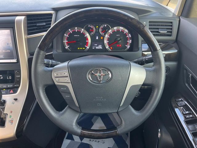 TOYOTA VELLFIRE 2013