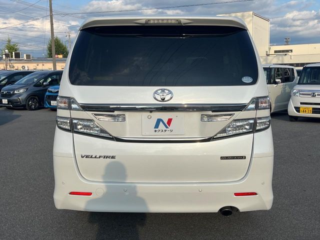 TOYOTA VELLFIRE 2013