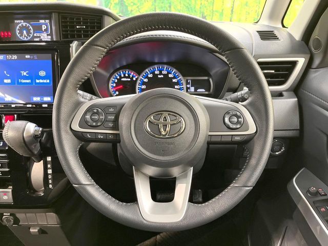 TOYOTA ROOMY 2023
