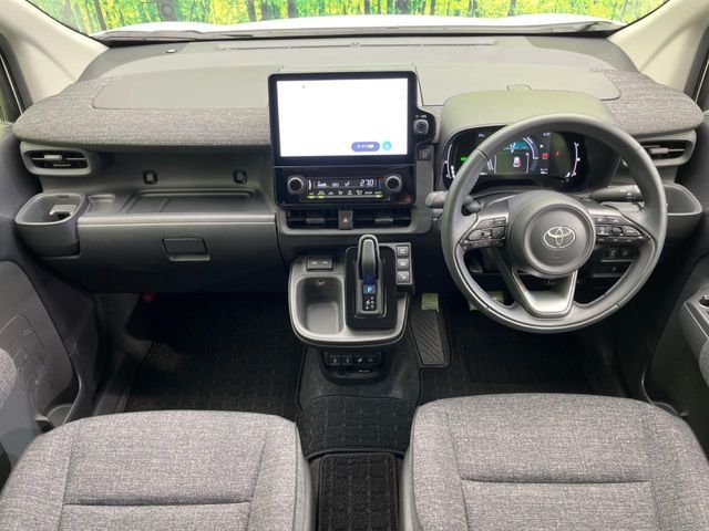 TOYOTA SIENTA HYBRID 2022