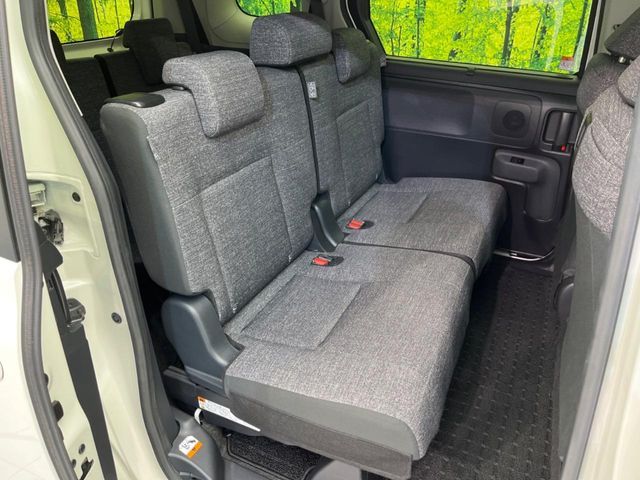 TOYOTA SIENTA HYBRID 2022