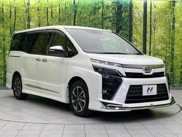 TOYOTA VOXY 2018