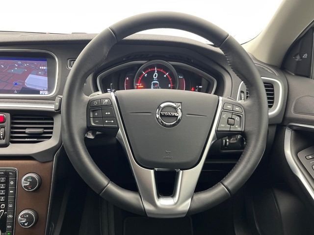 VOLVO VOLVO V40 CROSS COUNTRY 2017