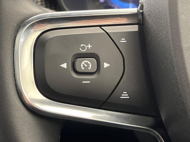 VOLVO VOLVO XC40 2023