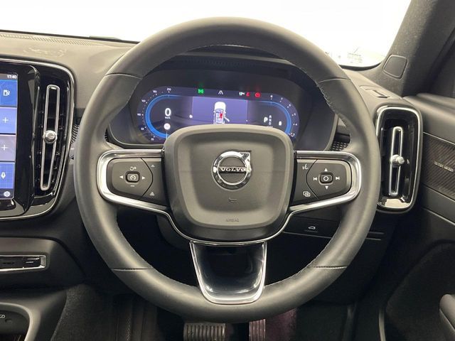 VOLVO VOLVO XC40 2023