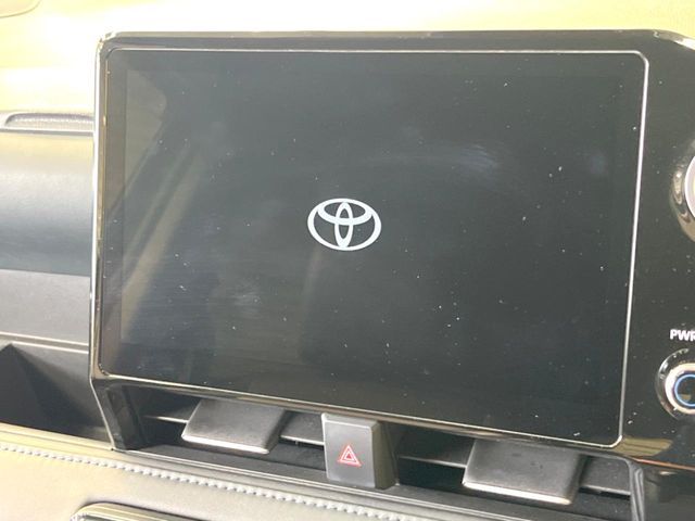 TOYOTA VOXY HYBRID 2022