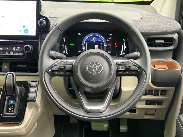 TOYOTA SIENTA HYBRID 2023