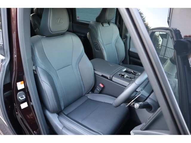 TOYOTA ???? LM500h 2024