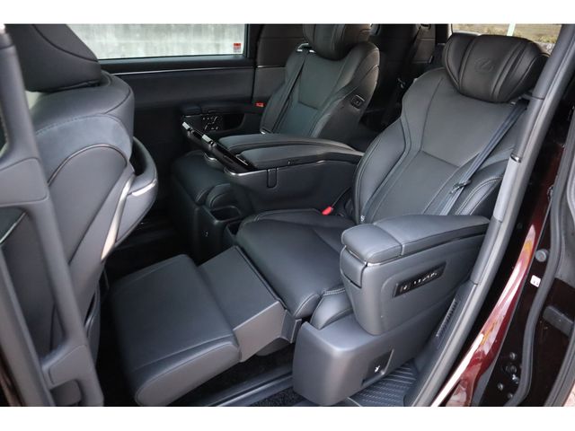 TOYOTA ???? LM500h 2024