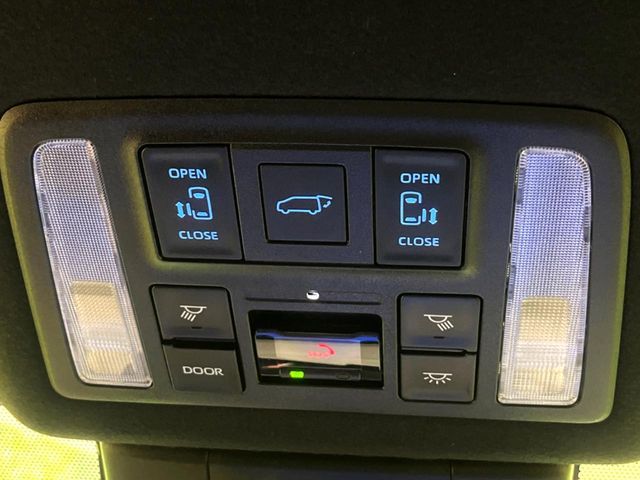 TOYOTA NOAH HYBRID 2023