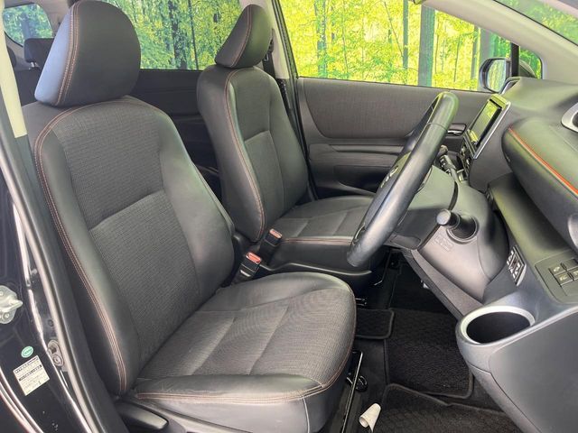 TOYOTA SIENTA HYBRID 2017