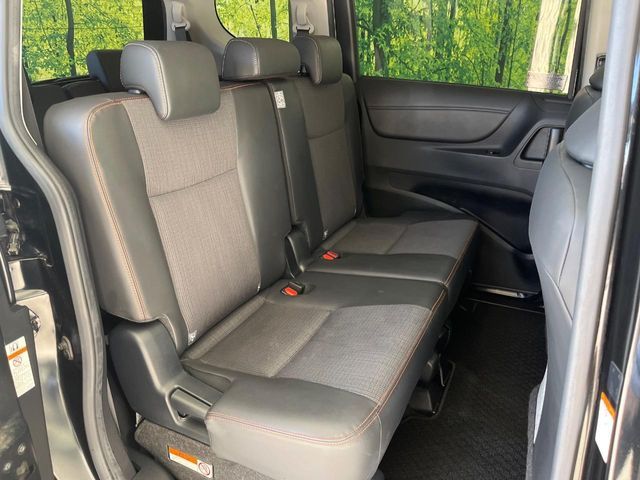 TOYOTA SIENTA HYBRID 2017