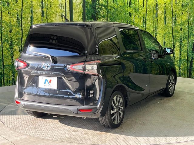 TOYOTA SIENTA HYBRID 2017