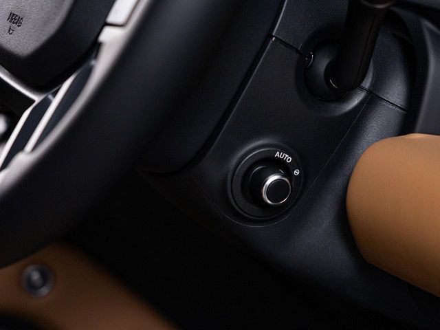 ROVER ROVER DEFENDER 2025