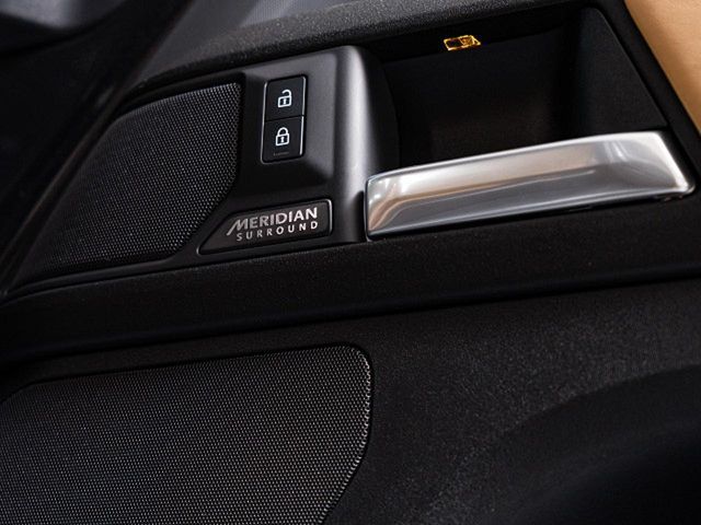 ROVER ROVER DEFENDER 2025