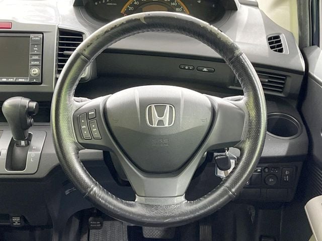 HONDA FREED 2009