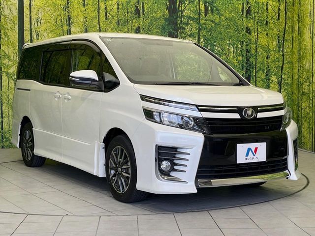 TOYOTA VOXY 2014