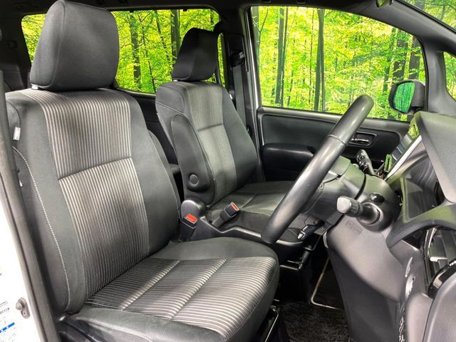 TOYOTA VOXY 4WD 2018