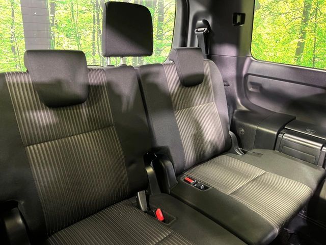 TOYOTA VOXY 4WD 2018