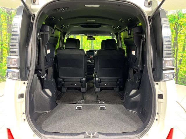 TOYOTA VOXY 4WD 2018