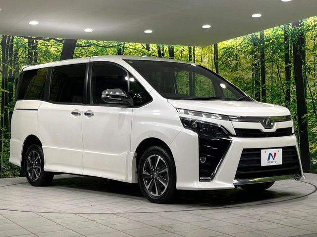 TOYOTA VOXY 4WD 2018