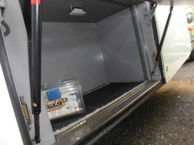 HINO Blue Ribbon 2002