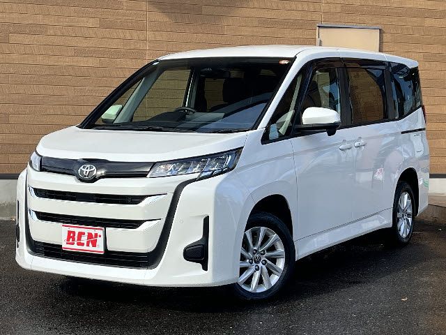 TOYOTA NOAH 4WD 2024