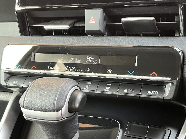 TOYOTA NOAH 4WD 2024