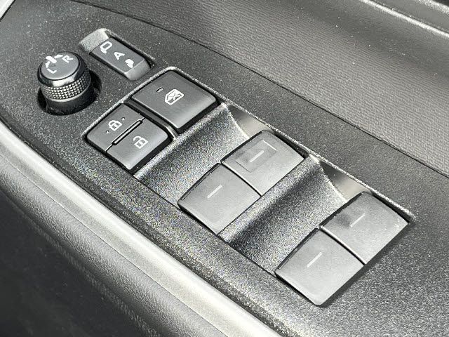 TOYOTA NOAH 4WD 2024